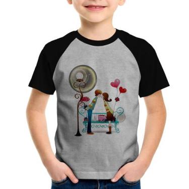 Imagem de Camiseta Raglan Infantil Casal Namorados Beijando - Foca na Moda, Cinz