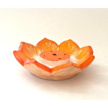 Imagem de Suporte de incenso de cerâmica de argila com design de flor de laranjeira | Queimador de incenso ecológico | Suporte de palitos de incenso | Feito à mão na roda de oleiro e pintado à mão