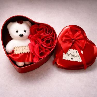 Imagem de Caixa Lata Coração Vermelho com Mini Ursinho, Rosas Artificiais para p