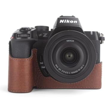 Imagem de MUZIRI KINOKOO Capa compatível com câmera digital Nikon Z50 II, estilo retrô, couro legítimo premium Z50 II, capa protetora - com abertura inferior e design de aderência - marrom