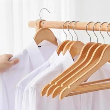 Imagem de Cabide Madeira Envernizada Kit 3 Peças Gancho Metálico Blusas Ternos Durável Organizador Roupas