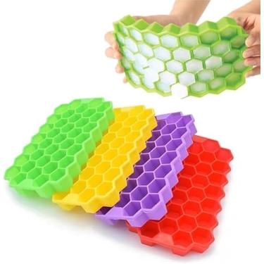 Imagem de FORMA DE GELO EM SILICONE COM TAMPA - 37 CUBOS SEXTAVADOS - PAPINHAS - SORVETES - CHOCOLATES - POLPA DE FRUTAS - GELATINA