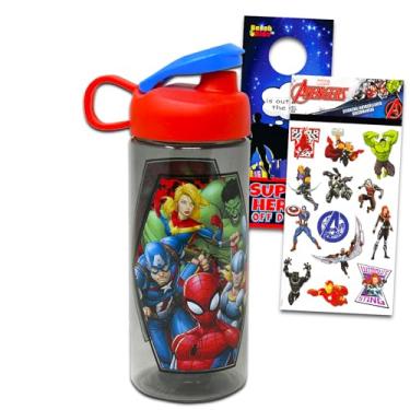 Imagem de Garrafa de água de plástico dos Vingadores da Marvel – Pacote de 3 peças com garrafa de água reutilizável MCU Superheróis para casa, escola e esportes, adesivos de Vingadores e cabide de porta