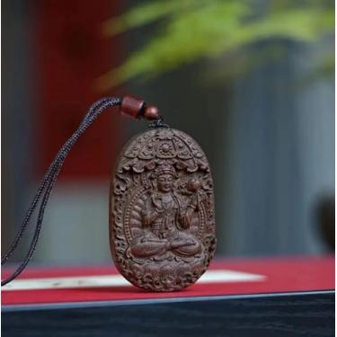 Imagem de FENNYYAR Estátua de Buda com pingente de madeira de ágar, 6 cm, doze signos do zodíaco, pingente de divindades guardiãs, presente para amigos