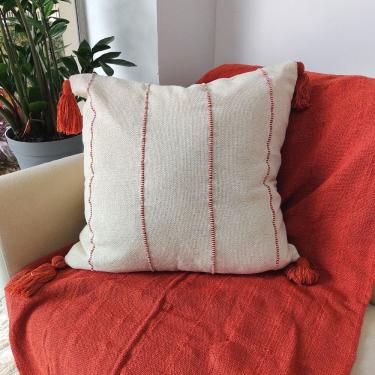 Imagem de Almofada Artesanal Tassel Branco Cru Terracota