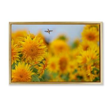 Imagem de Stupell Industries Arte de parede em tela flutuante com moldura dourada Happy Beija-flor e girassóis por Carrie Ann Grippo-Pike, 53 x 78 cm