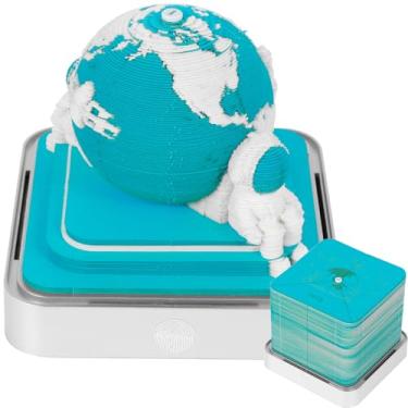 Imagem de ZJRDYYK Bloco de notas de calendário de arte 3D 2025, calendário de 2025, bloco de notas 3D, notas adesivas para entalhar em papel, calendário de mesa diário 3D, papel rasgar com luz LED e capa contra