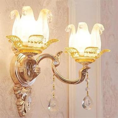 Imagem de Luminária de parede contemporânea de cristal para interiores, estilo europeu, luxuosa, com LED, para decoração de sala de estar, quarto, escritório, quarto modelo, hotel, casa de campo, corr