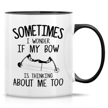 Imagem de Retreez Caneca Funny Archer – I Wonder if My Bow Is Thinking About Me Too – Caneca de café ou chá de cerâmica de 325 ml – Presente hilário para arqueiros, fãs de tiro com arco e caçadores – Caneca