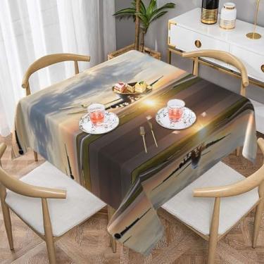 Imagem de Zeraoke Airplane - Toalha de mesa quadrada de Natal 137 x 139 cm, poliéster xadrez vermelho e verde para jantares e festas de fim de ano, rugas para proprietários e anfitriões