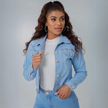 Imagem de Jaqueta Feminina Cropped Jeans Claro com Correntes Bolso Frontal Gola Tradicional Punho com Botão-Feminino