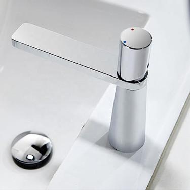 Imagem de Torneira para lavatório Pia do banheiro Manípulo único Água quente fria Guindaste Misturador para lavagem Torneira montada no convés, cromada (curta)