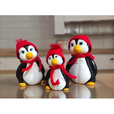 Imagem de Trio de Pinguim de Ceramica Enfeite de Geladeira ou Decoração com Touquinha de Pano