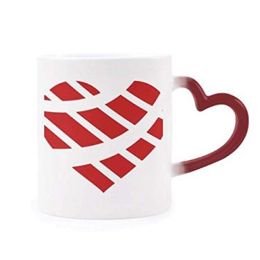 Imagem de Caneca vermelha do Dia dos Namorados em formato de coração sensível ao calor, copo de grés que muda de cor vermelha