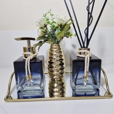 Imagem de Kit Lavabo Premium – Aromatizador, Saboneteira, Vaso com Flor e Bandeja de Metal Espelhada Preto Degradê e Dourado - Naneh Decor®