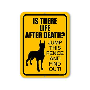 Imagem de Honey Dew Gifts, Is There Life After Death Jump This Fence and Find Out, 23 cm x 30,5 cm, placa de estanho, placa externa, aviso de sinais de cães, sinais de não invasão, placa de propriedade privada