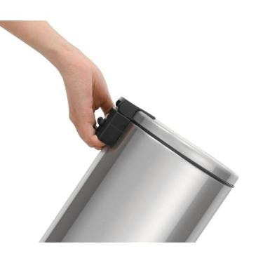 Imagem de Lixeira com Pedal Tramontina Loop em Aço Inox com Acabamento Polido e 