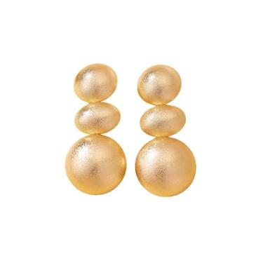 Imagem de Um par de brincos femininos, brincos redondos geométricos brilhantes exagerados, adequados para usar em banquetes e danças, superfície fosca dourada