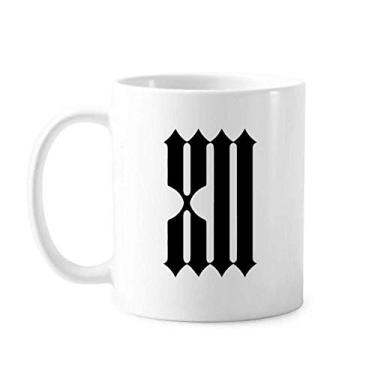Imagem de Algarismos romanos doze em silhueta preta Caneca cerâmica café porcelana louça