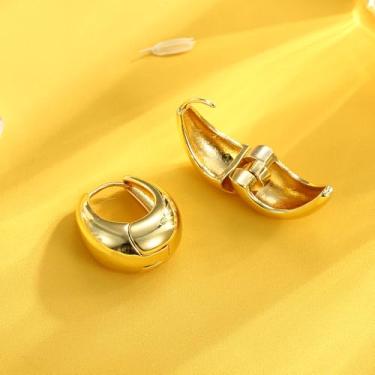 Imagem de Brincos de argola de ouro grosso para mulheres, modernos, leves, banhados a ouro 18 K, joia de ouro