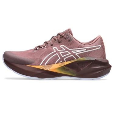Imagem de ASICS Tênis de corrida feminino NOVABLAST 5, Nature Bathing/Rubble Red, 41