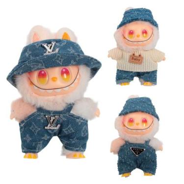 Imagem de Roupinha Labubu Jeans Macacão Chapéu Estilosa Colecionável - Toys 2U