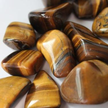 Imagem de Olho de Tigre Cristal Rolado Pedra Natural - A Pedra da Auto Estima - 