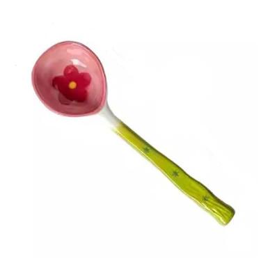 Imagem de Concha de sopa Colher particularmente bonita, colher de sopa alta cor, cerâmica feminina pintada à mão, sobremesa