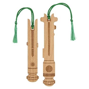 Imagem de Pacote com dois marcadores de livro Star Wars Ahsoka Tano Clone Wars sabre de luz – Gravado a laser – Feito nos EUA – Marcador de livro de madeira com borla verde