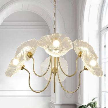 Imagem de Lustre vintage de vidro floral com 6 lâmpadas, luminária pendente grande com cúpulas em formato de flor verde e detalhes em latão dourado, ideal para sala de jantar, cozinha, ilha de cozinha