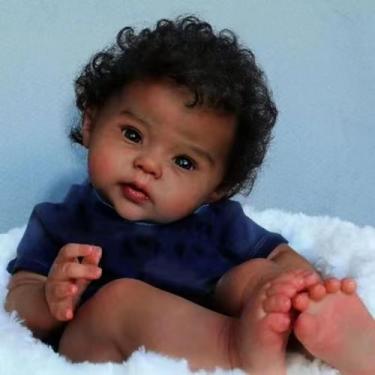 Imagem de Boneca Reborn Baby Doll GYCV Lifelike Black Boy 51 cm com roupas
