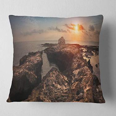 Imagem de Sala de estar de praia grande com paisagem da costa africana Designart, sofá, almofada de alta qualidade + capa de almofada impressa em ambos os lados 66 cm x 66 cm