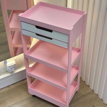 Imagem de Carrinho Organizador com Rodinhas e Gavetas - MDF, 3 Prateleiras para Salão, Cozinha e Banheiro, Entregue Montado(Rosa Gavetas Brancas)