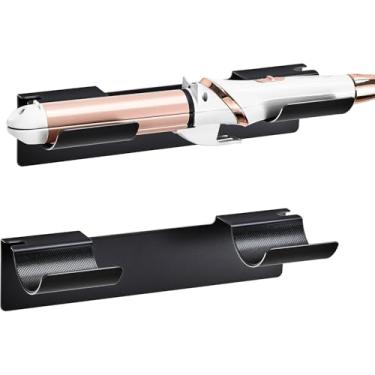 Imagem de JWCE. Organizador de ferramentas de cabelo para montagem na parede, sem broca, suporte de modelador de cachos com ganchos de cabo, suporte de armazenamento de metal resistente ao calor para chapinha