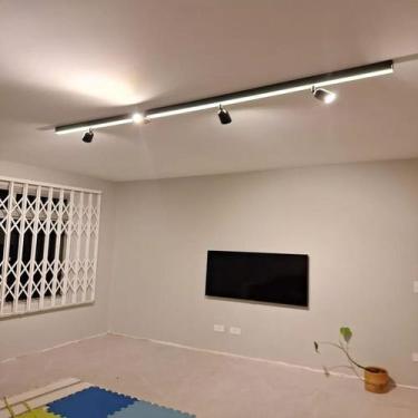 Imagem de Perfil Led Sobrepor Pontual Preto 1m + 3 Spots Linear Luz - REDTUN, Br