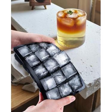 Imagem de 1 bandeja de silicone para cubos de gelo com tampa, 15 cubos/bandeja, formas quadradas reutilizáveis e livres de BPA para coquetéis, tequila, vodca, fácil de liberar, pode ser lavada na lava-louças