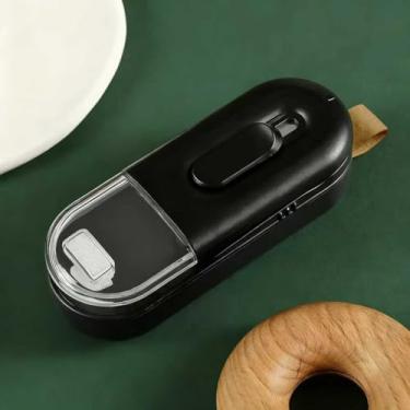 Imagem de Mini bolsa portátil revendedor e cortador ferramenta de vedação dois em um para armazenamento de lanches de alimentos preta