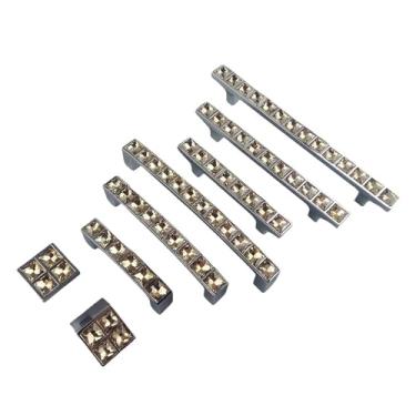 Imagem de CXYFQUUK Puxador de diamante de vidro cristal puxadores de gaveta de porta deslizante guarda-roupa armários de cozinha armário puxador push pull 2 peças (B-96 mm)
