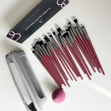 Imagem de Conjunto de pincéis de maquiagem borgonha e prata de 22 peças | Pincéis de cerdas macias para blush e sombra de nariz com bolsa de armazenamento 23-5