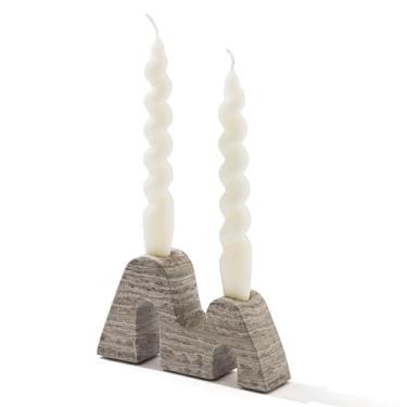 Imagem de WORHE Castiçais de mármore em forma de M castiçal feito à mão em pedra cinza de grão de madeira para velas cônicas de 2 cm, castiçais decorativos de furo duplo para decoração de mesa de casamento em