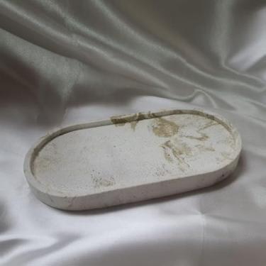 Imagem de Kit Bandeja Decorativa Oval Granilite Marmorizada Multiuso Porta Jóias Velas e Acessórios Bandeja Organizadora em Concreto Impermeável para Banheiro e Escritório (Mármore gold)