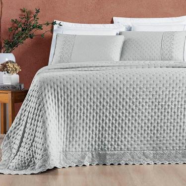 Imagem de Kit Cobre Leito Colcha Bouclê Casal Padrão Laise Bordada Micropercal 200 Fios 3 Peças - Cinza Geada