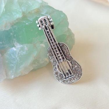 Imagem de Broche Viola Prata com Pedras - Pistache Acessórios