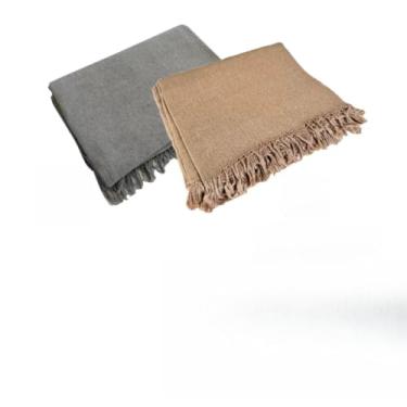 Imagem de Kit 2 Mantas para Sofá Gigante 100% Algodão – Manta Decorativa e Protetora para Sala de Estar (Cinza Chumbo + Caramelo Lisa)