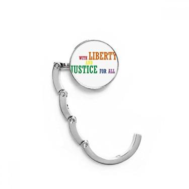 Imagem de LGBT Gancho de mesa com bandeira de arco-íris Liberty and Justice com fecho decorativo dobrável