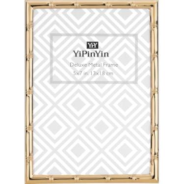 Imagem de YiPinYin Porta-retrato de metal dourado escuro com detalhe de bambu de 12 x 18 cm, elegantes molduras de casamento banhadas a ouro 12,8 cm x 18 cm com forro de veludo macio para decoração de mesa e
