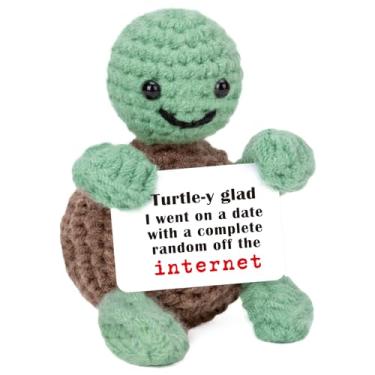 Imagem de Mini Funny Turtle Gifts for Her Him, Handmade Crochet Online Dating Gifts for New Boyfriend Girlfriend, Anniversary Birthday Christmas Stocking Stuffers Gifts Ideas, Internet Dating Greeting Card