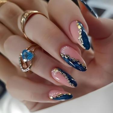 Imagem de Conjunto de 24 peças elegantes de unhas gradientes de mármore azul e dourado - unhas postiças longas brilhantes em forma de amêndoa com detalhes brilhantes para mulheres (azul)