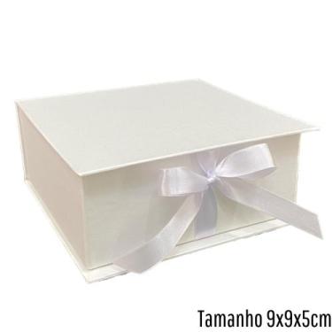 Imagem de Kit 4 Caixas Cartonadas 9x9x5cm Branca com Fecho de Fita de Cetim - At