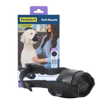 Imagem de PetSafe Focinheira para cães - grande, preta - acolchoamento confortável - Tamanho ajustável para cães pequenos, médios e grandes - Evita mordidas - Permite espaço para a calça - Perfeito para visitas
